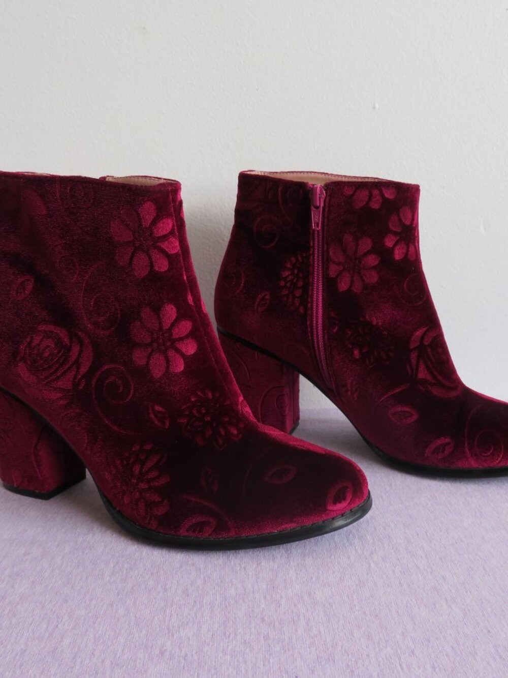 Anthropologie Billy Ella Floral Velvet Ankle Boots Embossed Red - Women's 9.5 - Picture 3 of 15